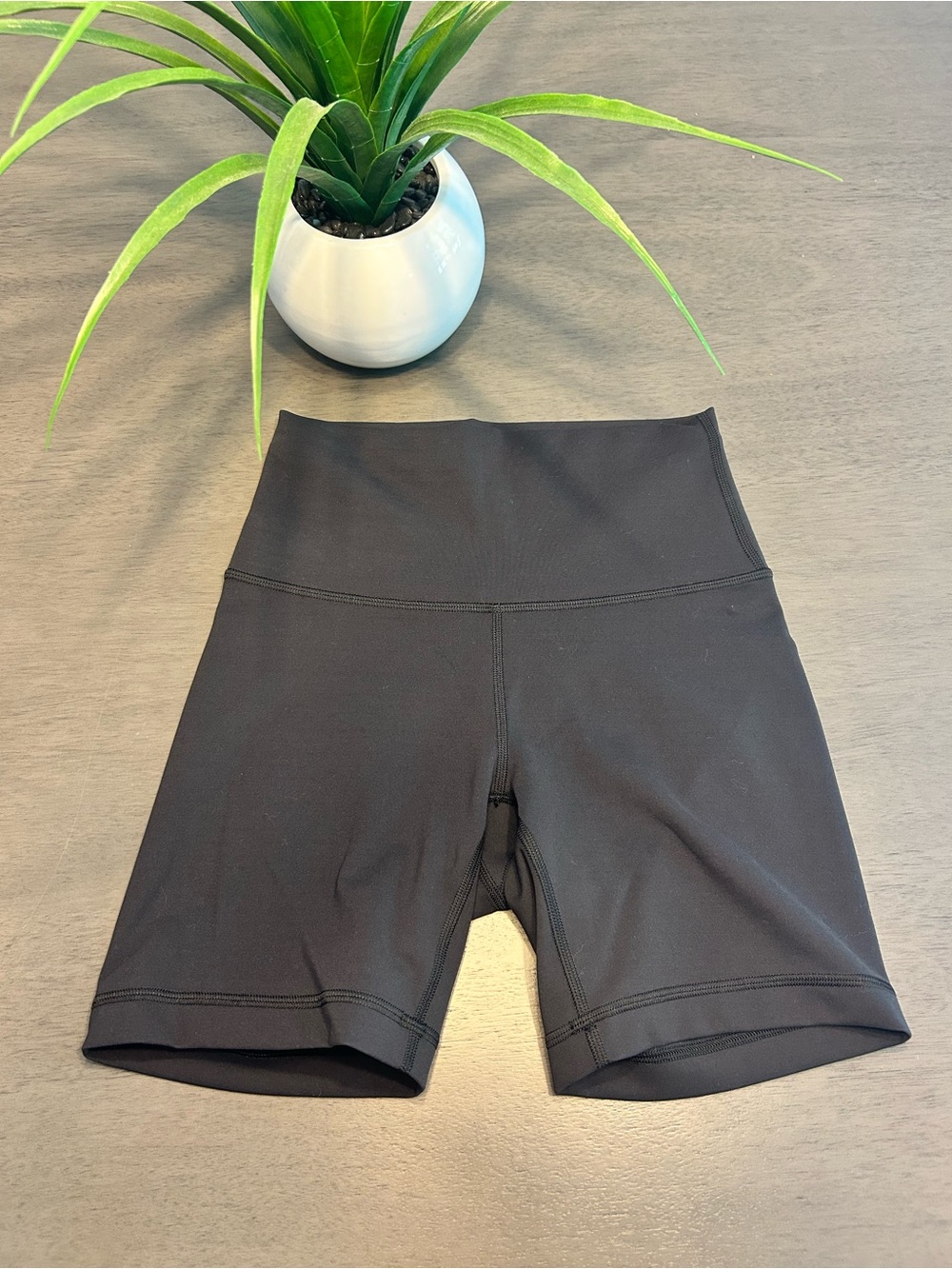 Lululemon Wunder Train 6”High-Rise Black Shorts